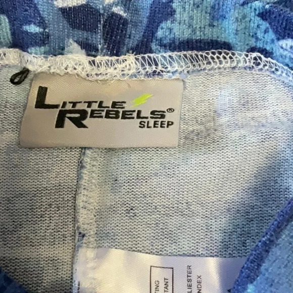 LITTLE Rebels - Picture 7 of 9